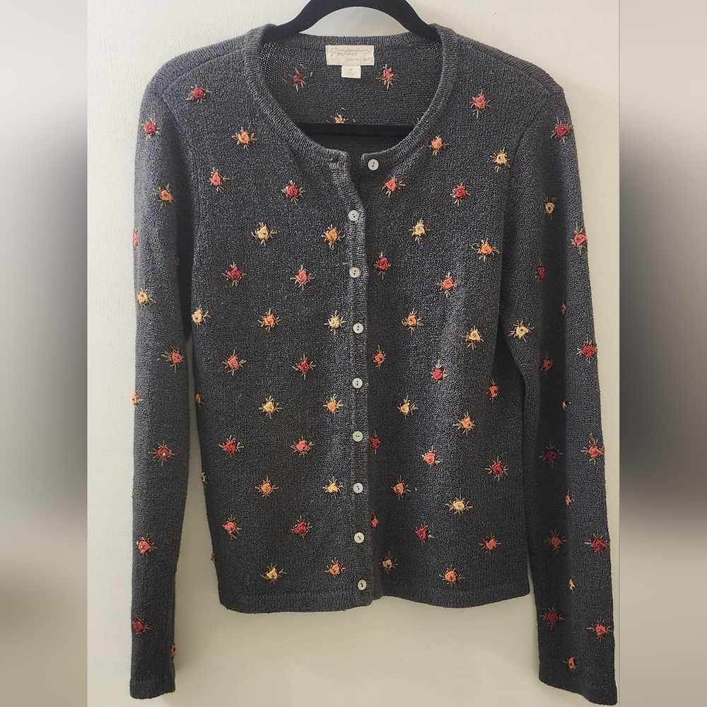 Portraits By Northern Isles Women's Gray Cardigan with Floral Accents, Size‎ M.